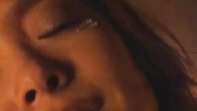 สาวผิวขาวโค้งตอกอย่างหนักในตำแหน่งคนชอบสุนัข ดู วีดีโอ โป๊
