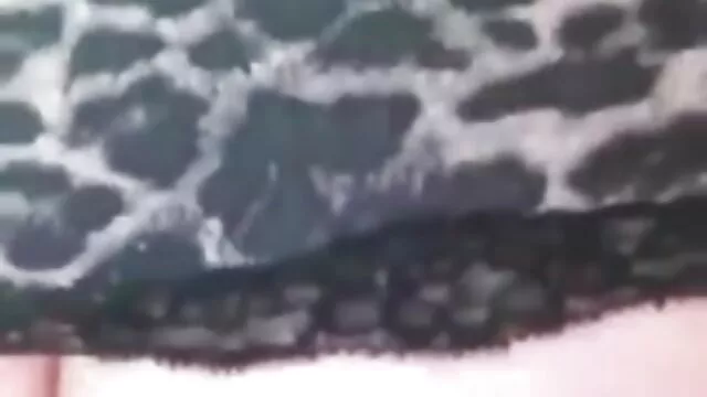 Conny ดู หนัง xxx วีดีโอ สีน้ำตาล Babe รูปร่างดีดูดไก่และได้รับหีของเธอกิน