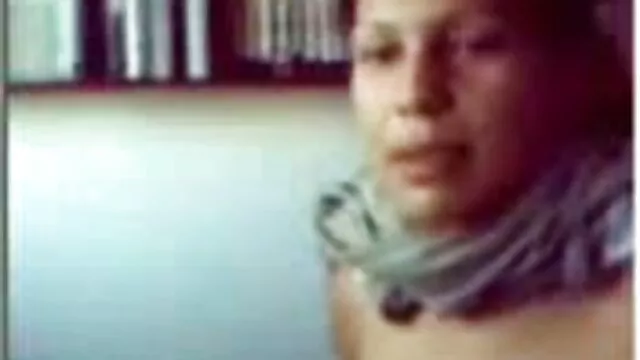 Lewd เจี๊ยบ ใน ถุงเท้า กระตุ้น วีดีโอ โป๊ นักศึกษา clit ในขณะที่ มีเขา เพื่อน fucks เธอ มิชชันนารี