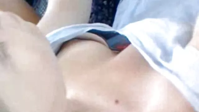 แม่ไม้มะเกลือหนามีกระดูกอย่างไร้ความปราณีในตำแหน่งคนชอบสุนัข ดู วีดีโอ โป็